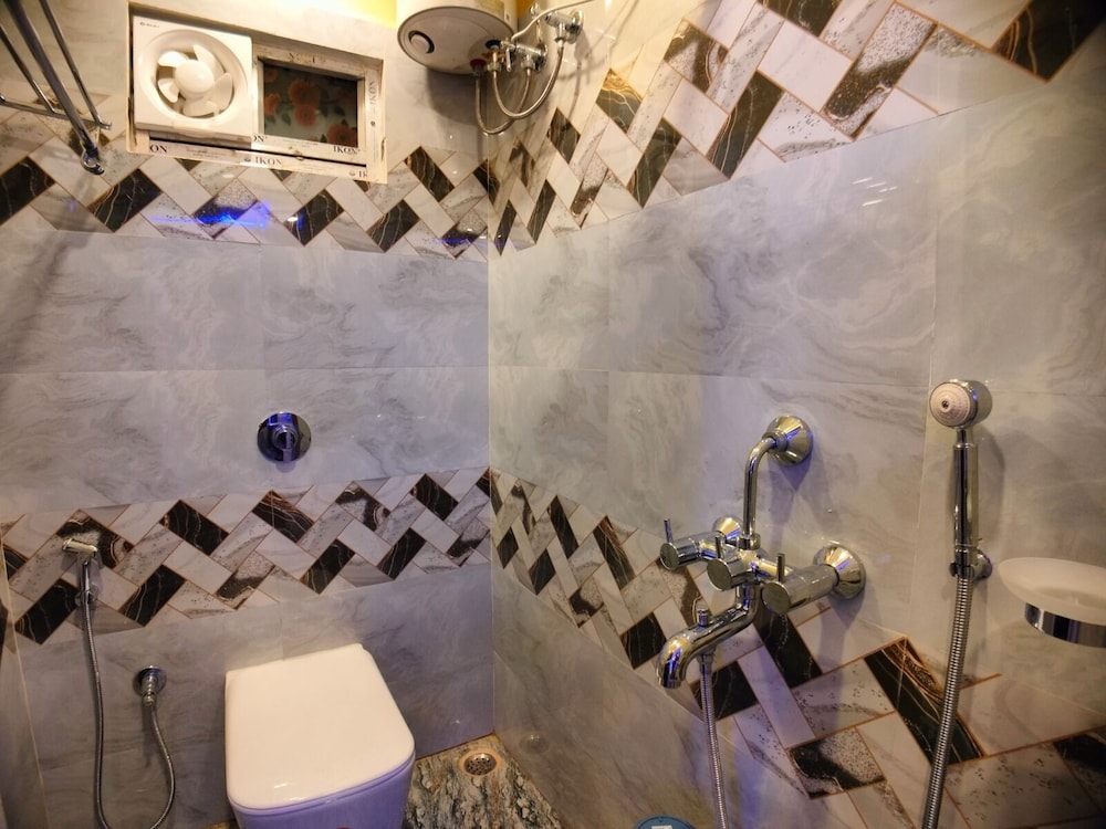 the pelican beach resort mandarmoni