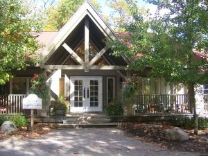 Rocky Crest Golf Resort,On A Lake,4 star