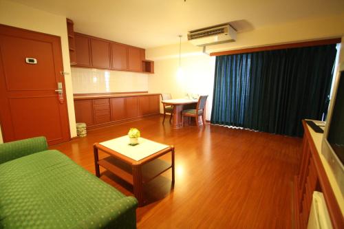 baiyoke suite hotel
