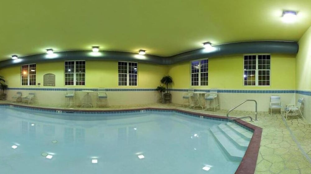 Holiday Inn Express Hotel & Suites Magnolia-Lake Columbia By Ihg,Magnolia>>El Dorado,3 star
