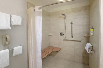 Holiday Inn Express Hotel & Suites Magnolia-Lake Columbia By Ihg,Magnolia>>El Dorado,3 star