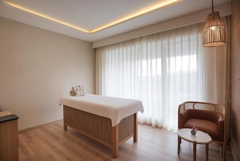 radisson resort khopoli