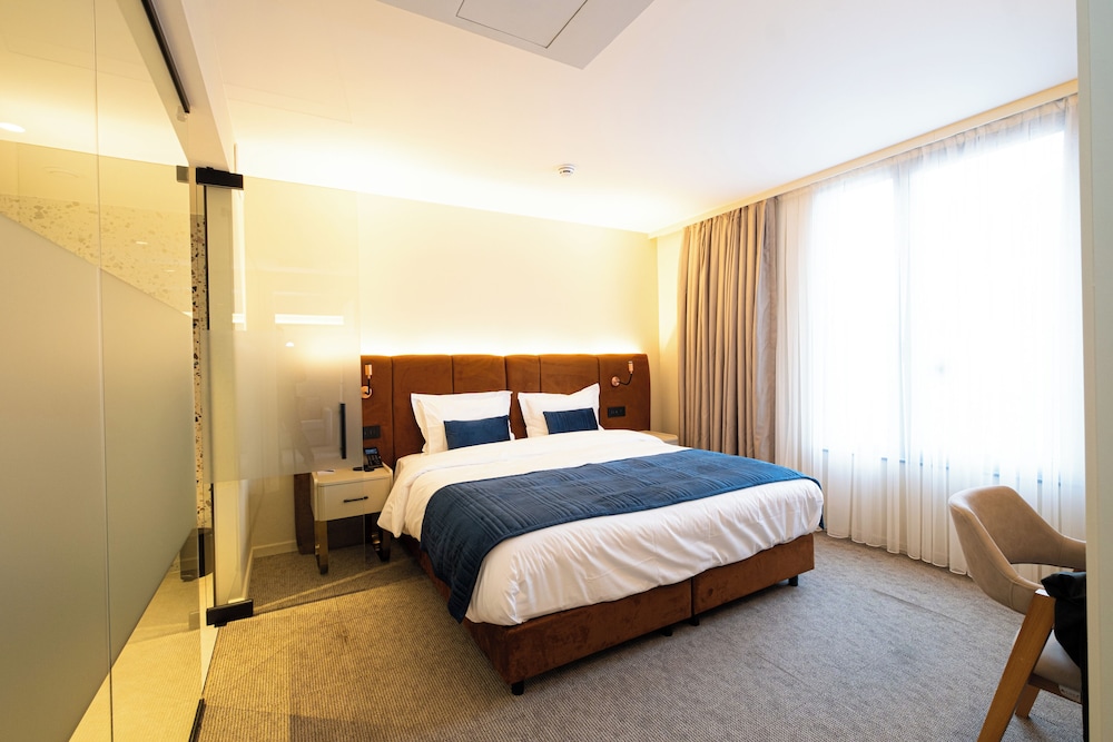 the liman hotel