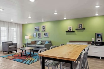 Woodspring Suites Loves Park Rockford,,3 star