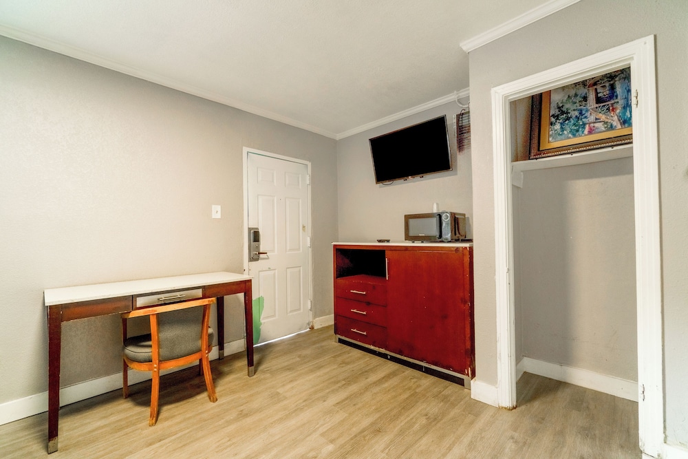 alamo oasis inn and suites by oyo san antonio