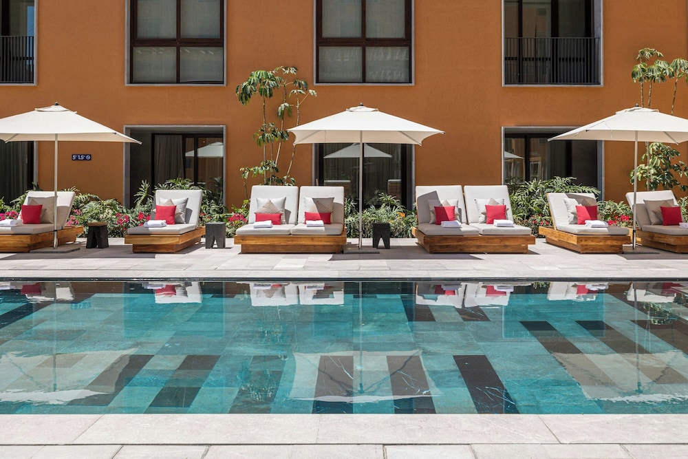clevia san miguel de allende autograph collection