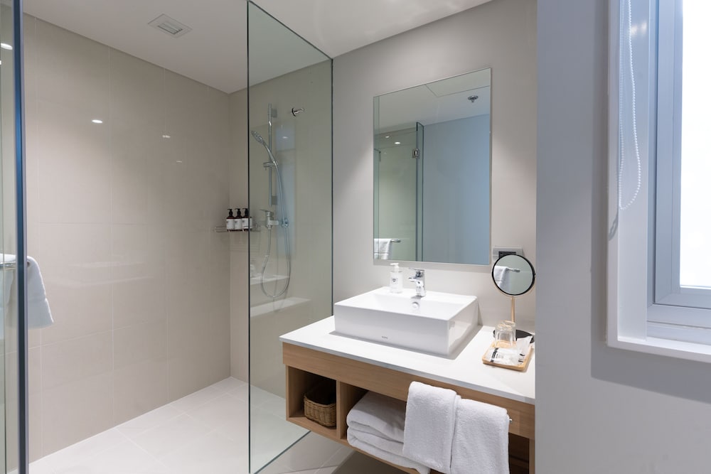 nishitetsu hotel croom bangkok silom