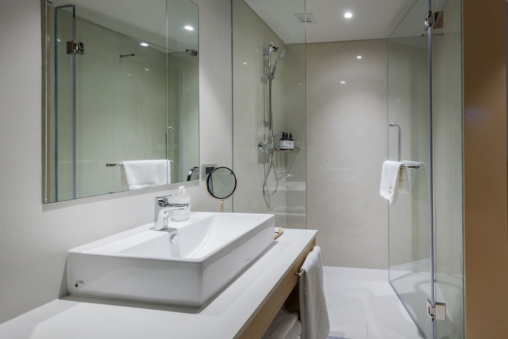 nishitetsu hotel croom bangkok silom