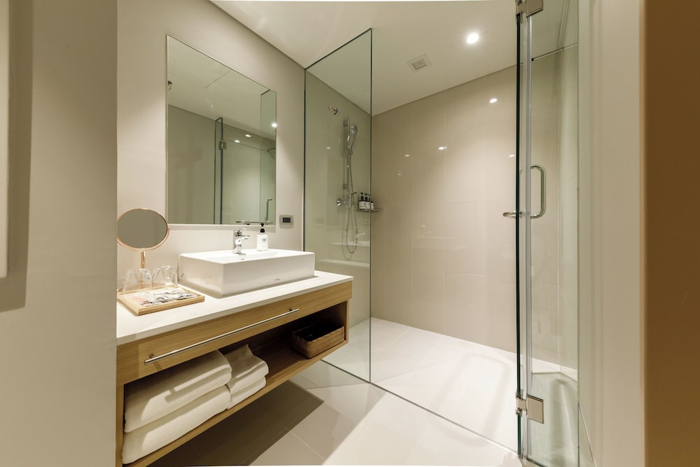 nishitetsu hotel croom bangkok silom