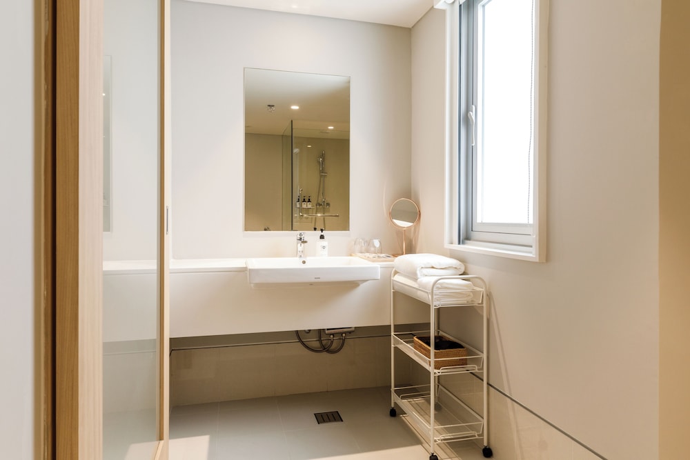 nishitetsu hotel croom bangkok silom