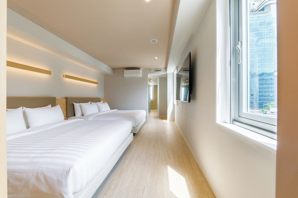 nishitetsu hotel croom bangkok silom