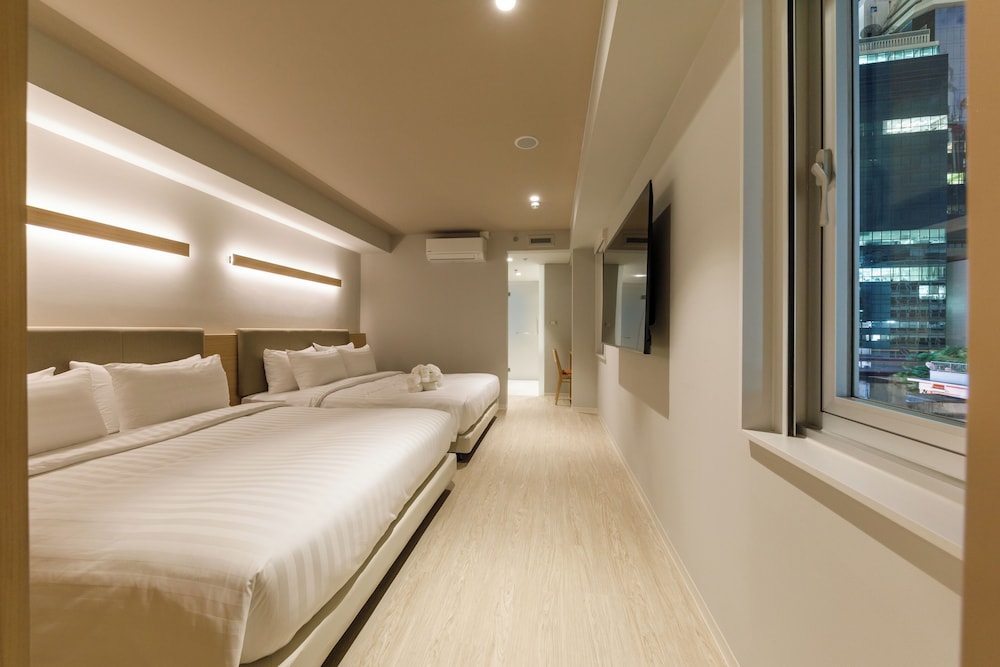 nishitetsu hotel croom bangkok silom