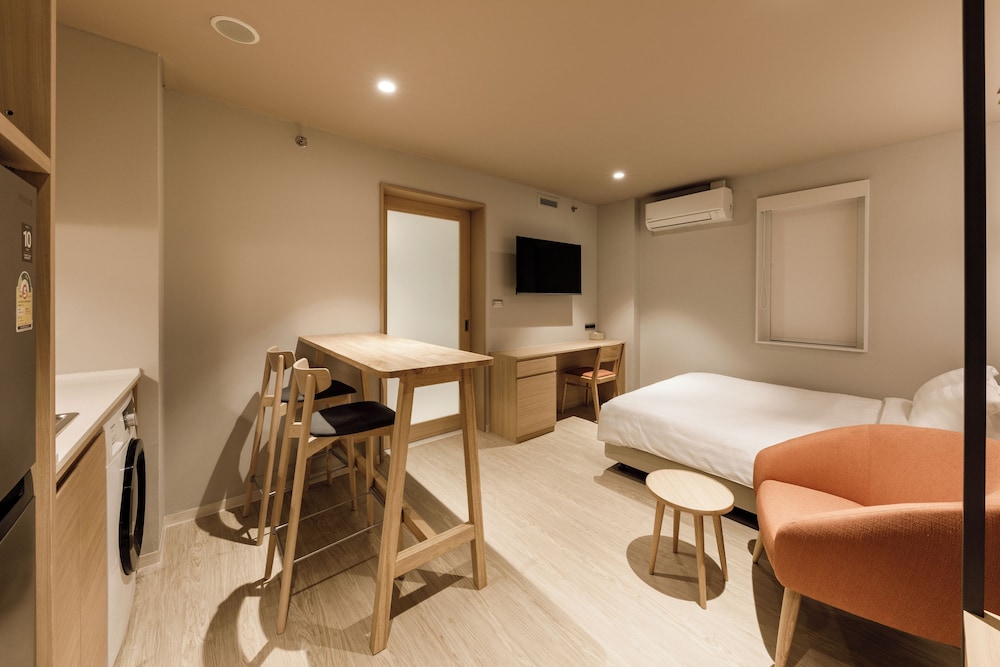 nishitetsu hotel croom bangkok silom