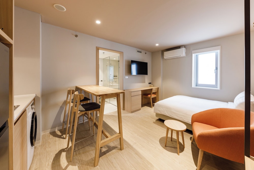 nishitetsu hotel croom bangkok silom