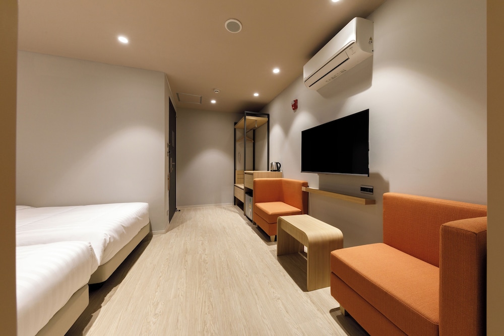 nishitetsu hotel croom bangkok silom