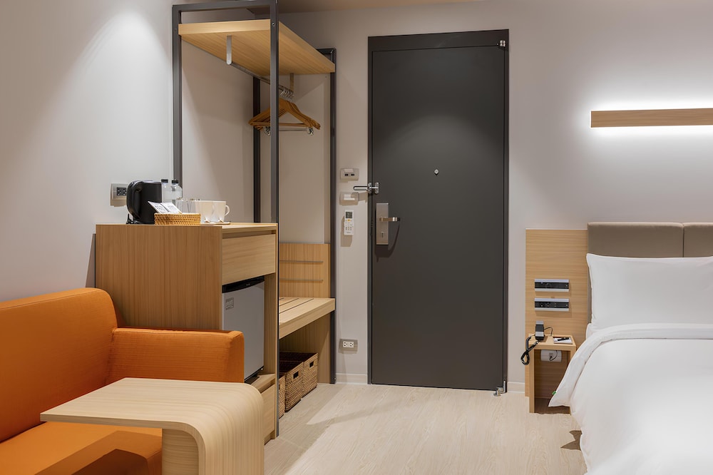 nishitetsu hotel croom bangkok silom