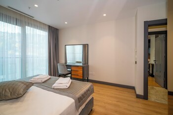 rusel park residence