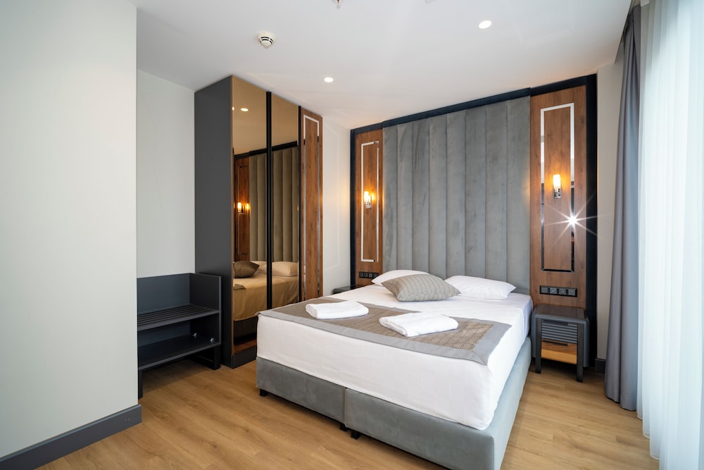 rusel park residence