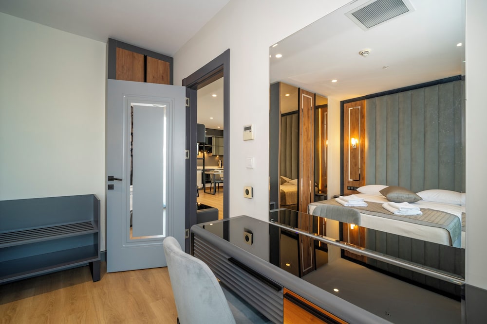 rusel park residence