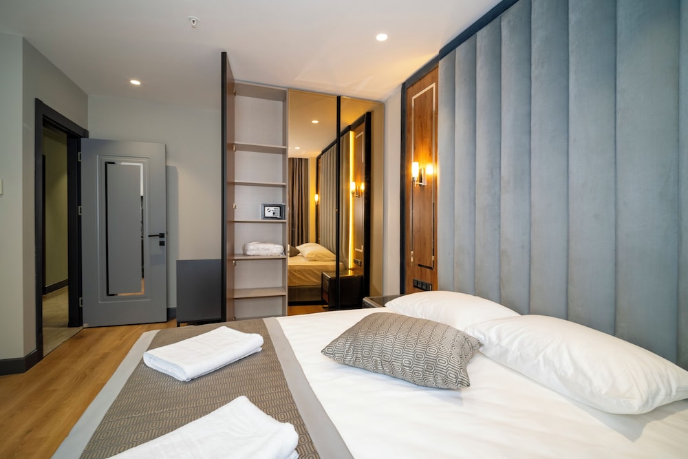 rusel park residence