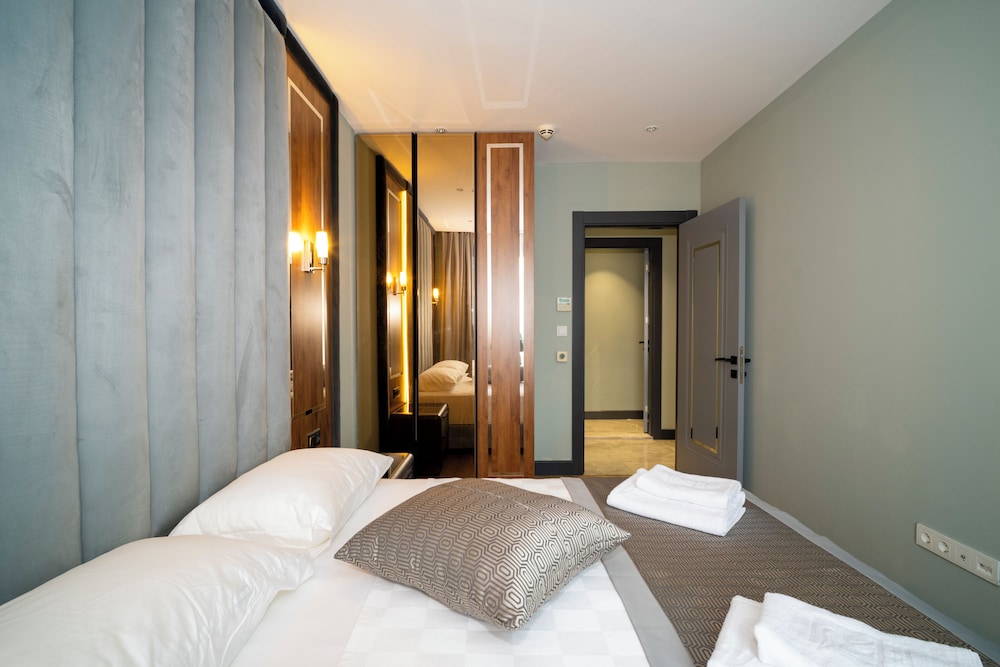 rusel park residence