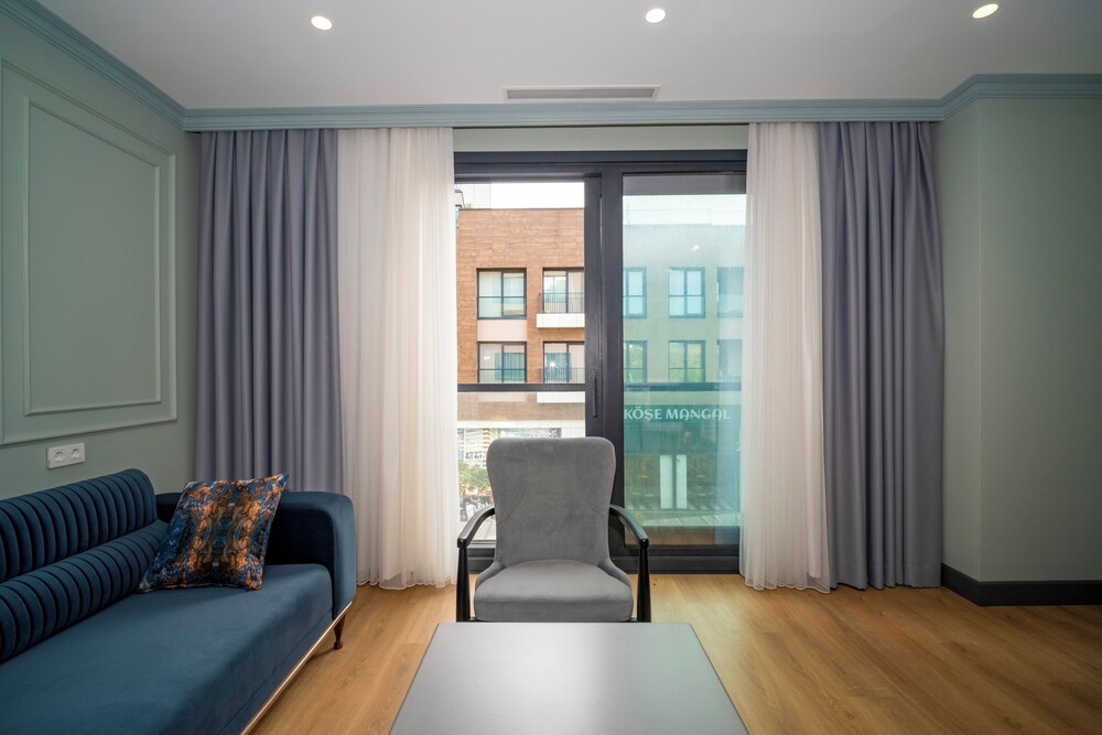 rusel park residence