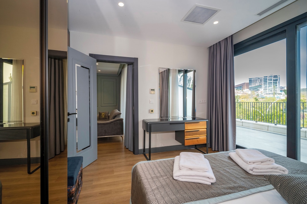 rusel park residence