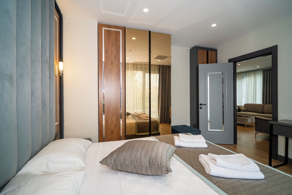 rusel park residence