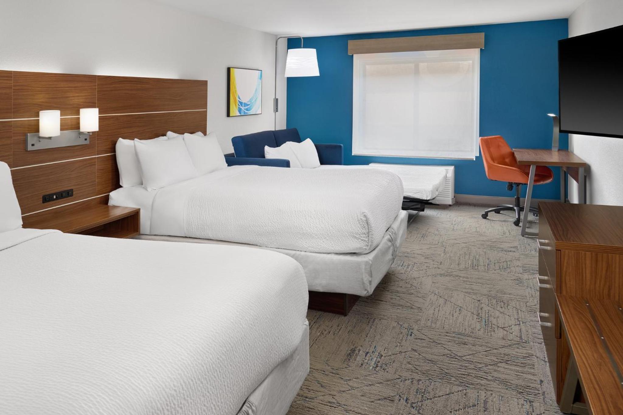holiday inn express kansas city at the legends