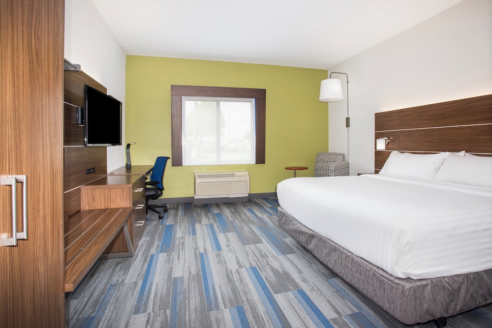 holiday inn express kansas city at the legends