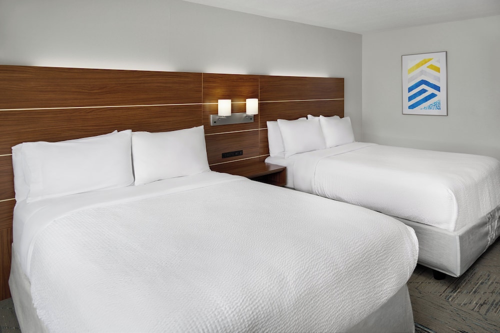 holiday inn express kansas city at the legends