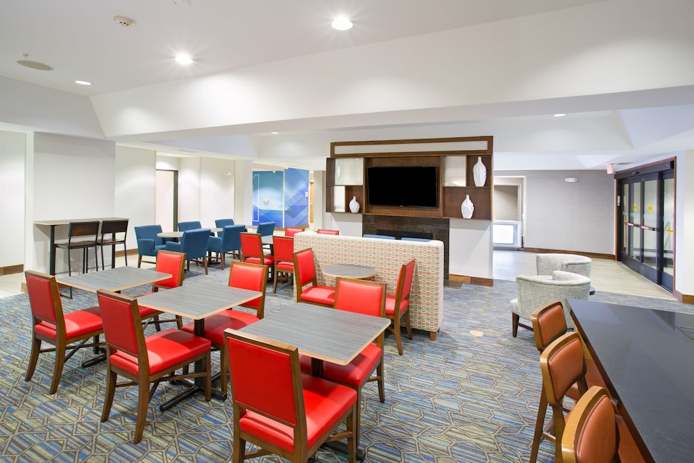 holiday inn express kansas city at the legends