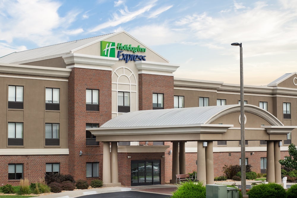 holiday inn express kansas city at the legends