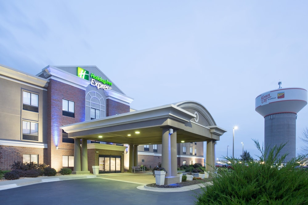 holiday inn express kansas city at the legends