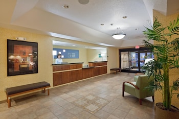 holiday inn express village west