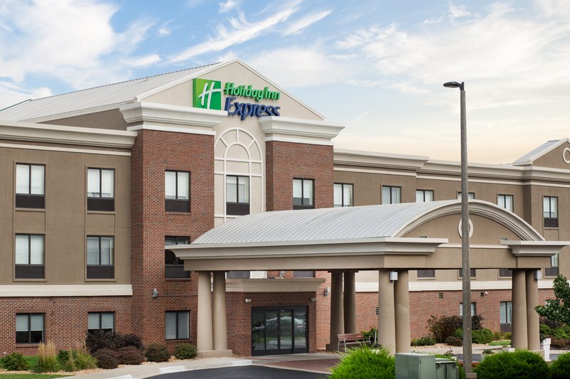holiday inn express village west