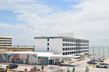 holiday inn express corpus christi beachfront