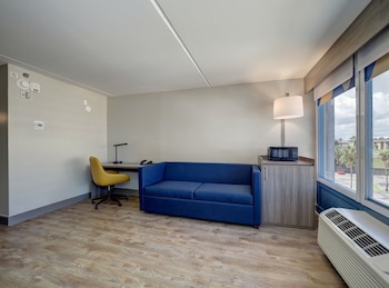 holiday inn express corpus christi beachfront