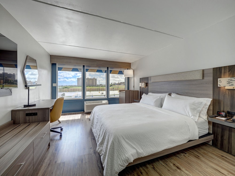 holiday inn express corpus christi beachfront