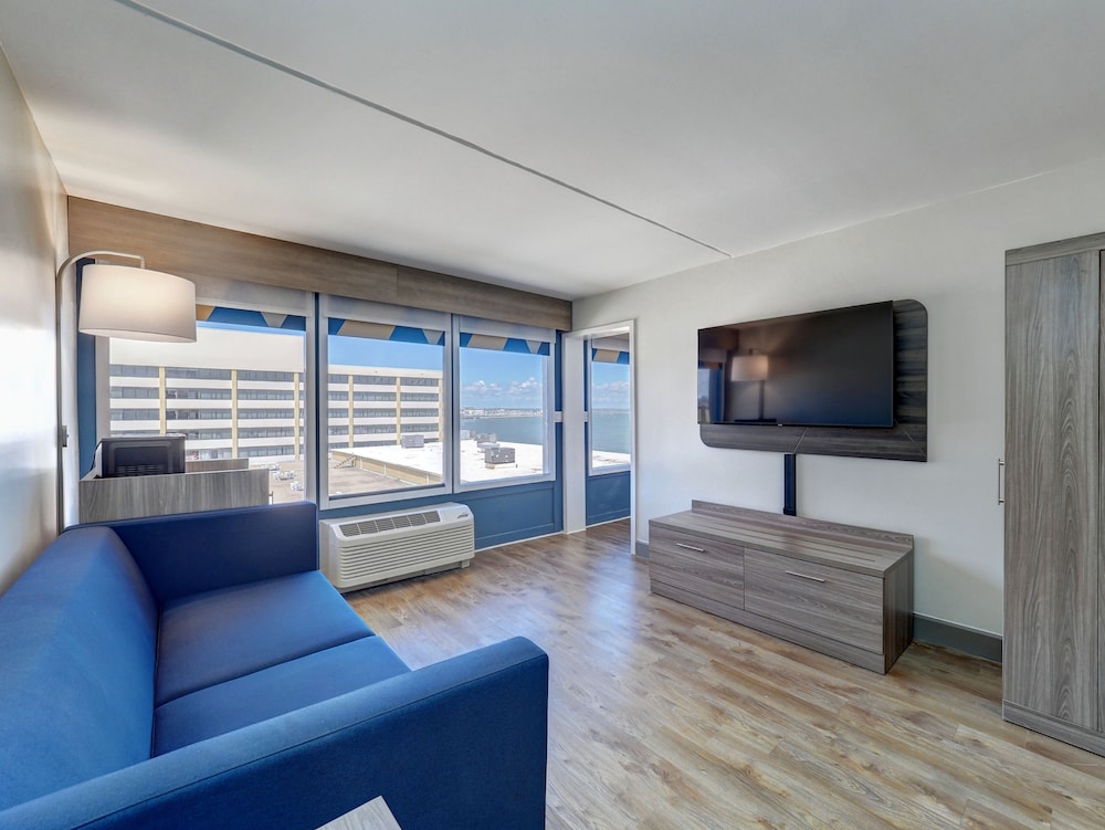 holiday inn express corpus christi beachfront