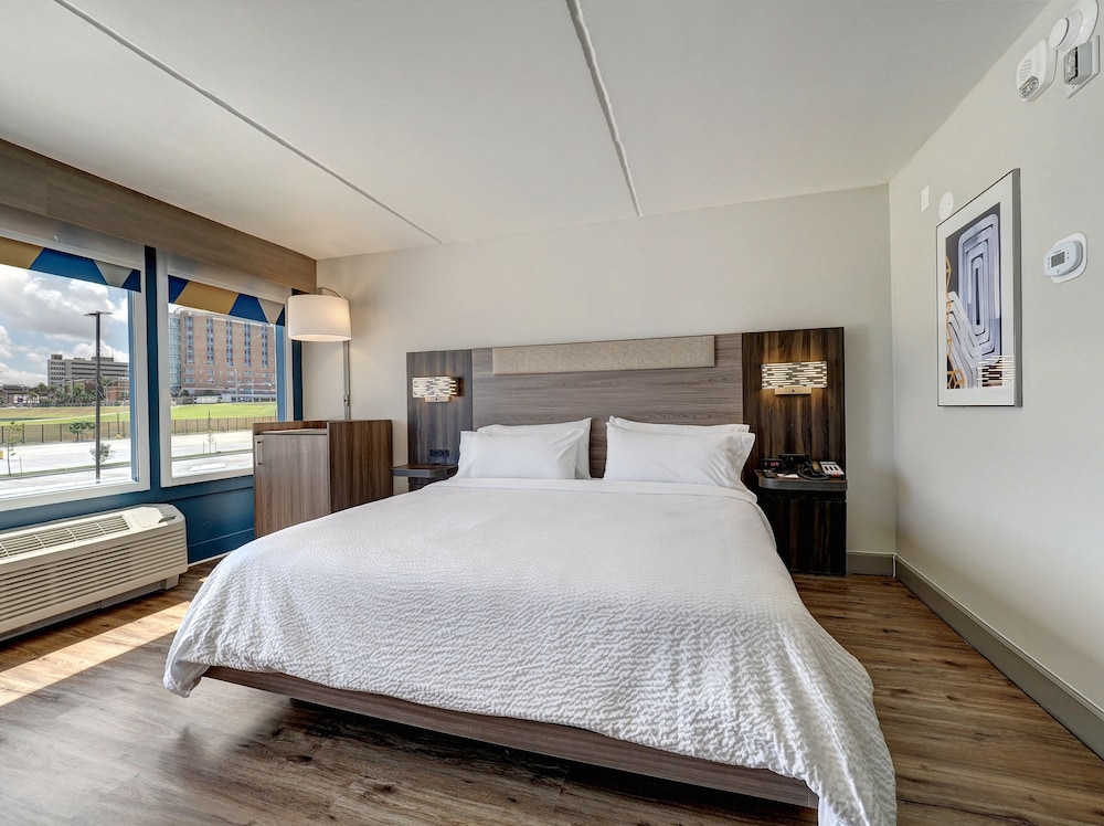 holiday inn express corpus christi beachfront