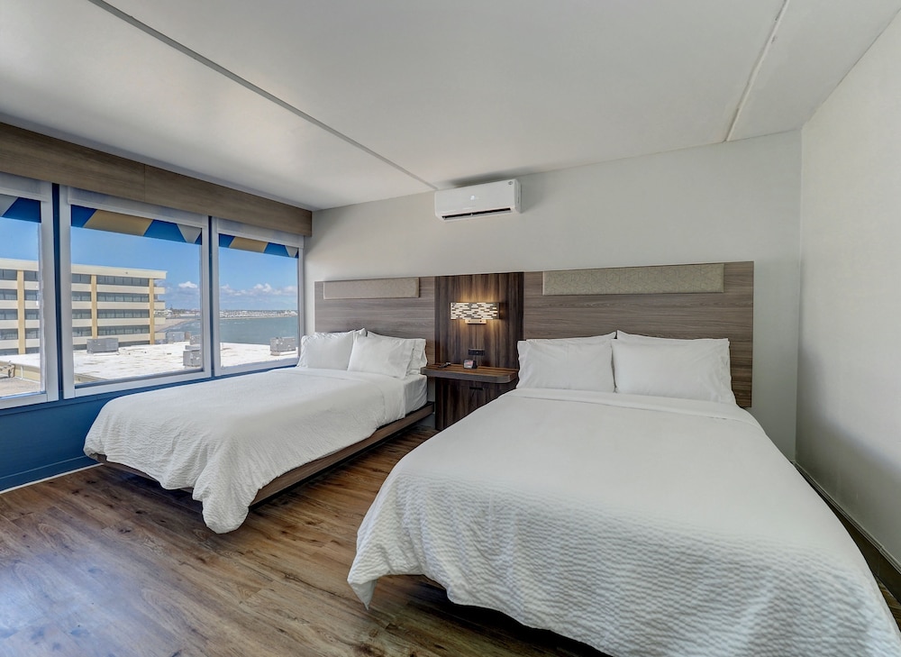 holiday inn express corpus christi beachfront