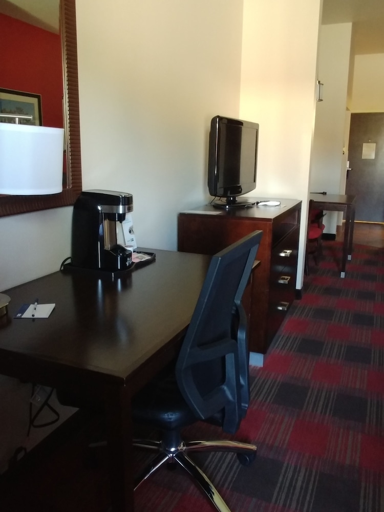 holiday inn express hotel and suites kingman by ihg