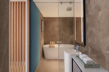 hilton garden inn surat city centre