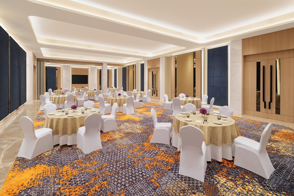 hilton garden inn surat city centre