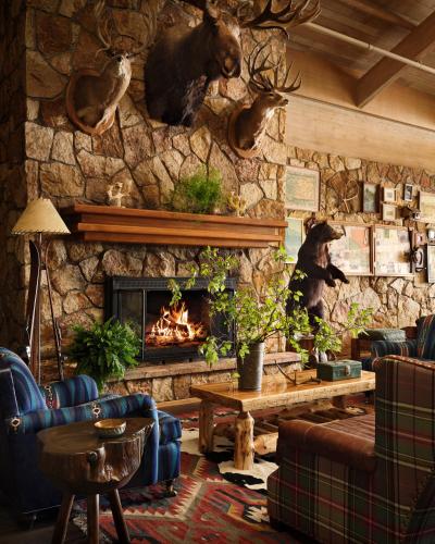 field and stream lodge bozeman