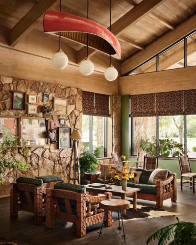 field and stream lodge bozeman