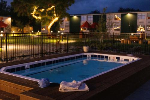 field and stream lodge bozeman