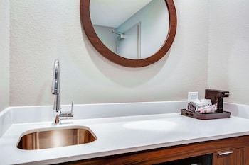 hampton inn and suites by hilton louisville east oxmoor