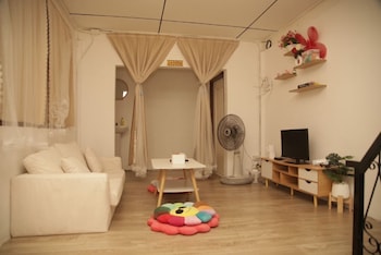 Friend's House Arak,,4 star